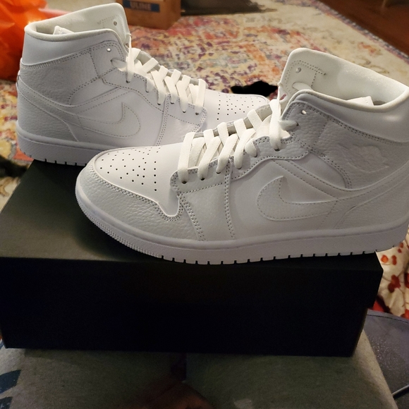*SOLD* Air Jordan 1 - Picture 2 of 2